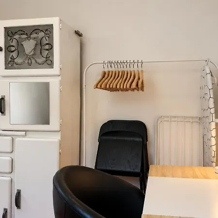 1br In Vibrant Latin Quarter With Netflix *