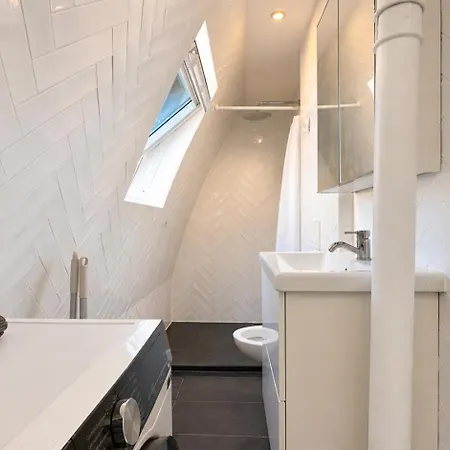 Apartamento 1br In Vibrant Latin Quarter With Netflix *